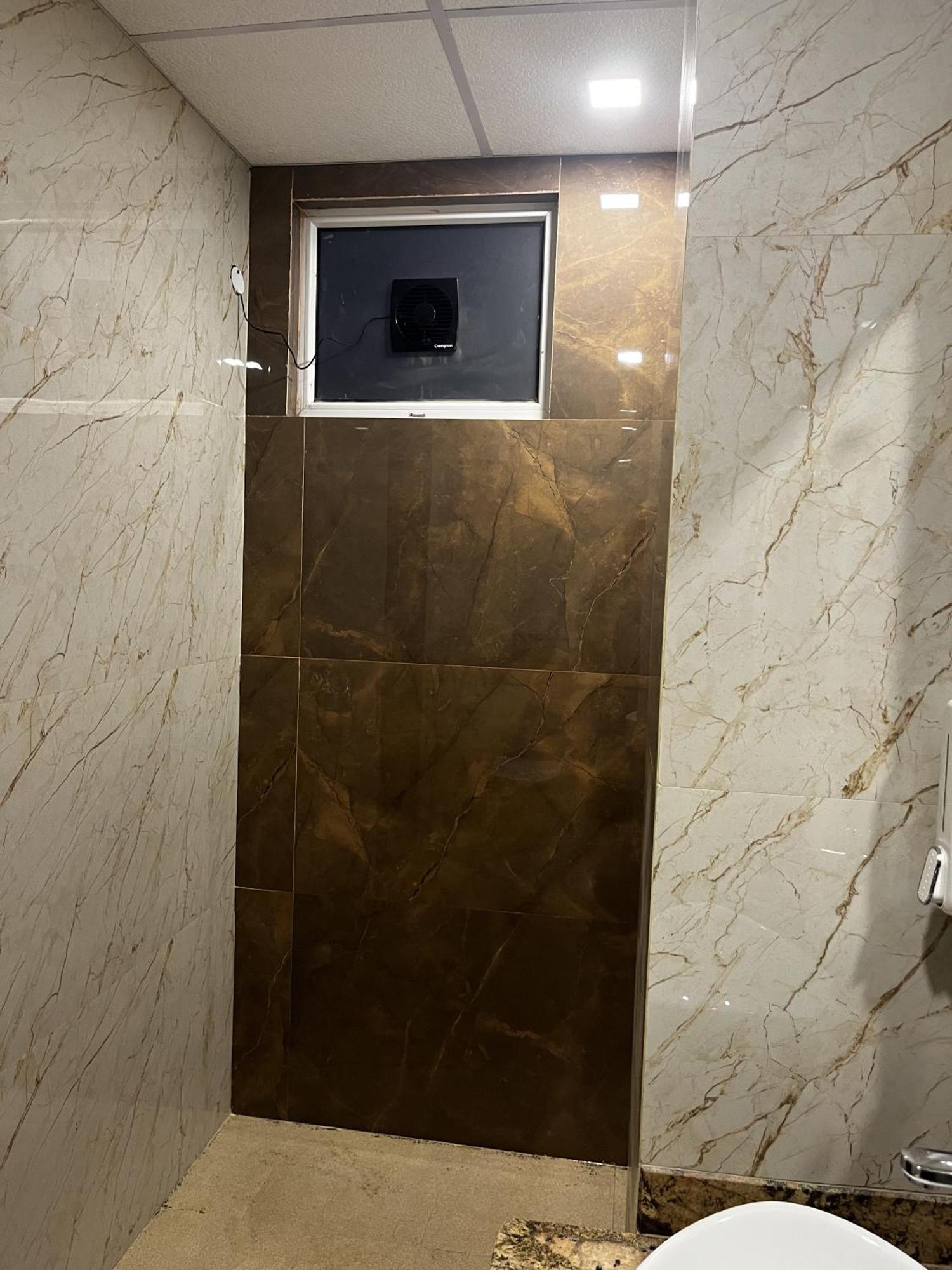 Roomquet Comfort Inn Allāhābād Junction Exterior foto