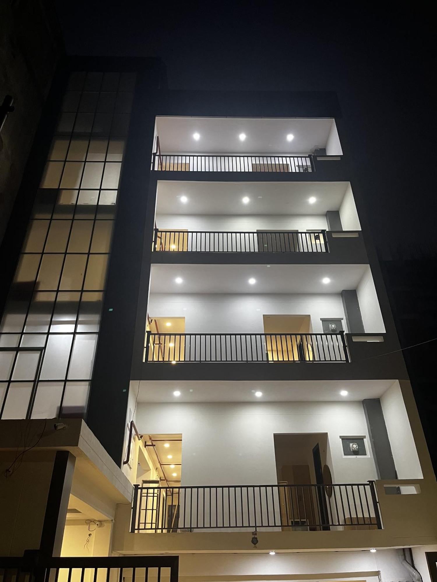 Roomquet Comfort Inn Allāhābād Junction Exterior foto